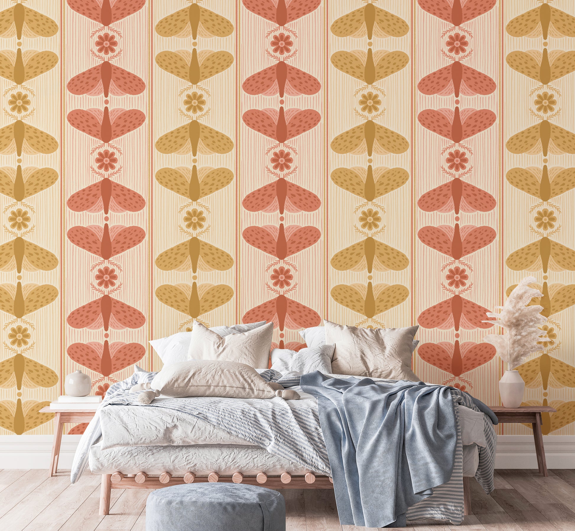 Bold moth stripe wallpaper for a striking and dynamic wall design.
