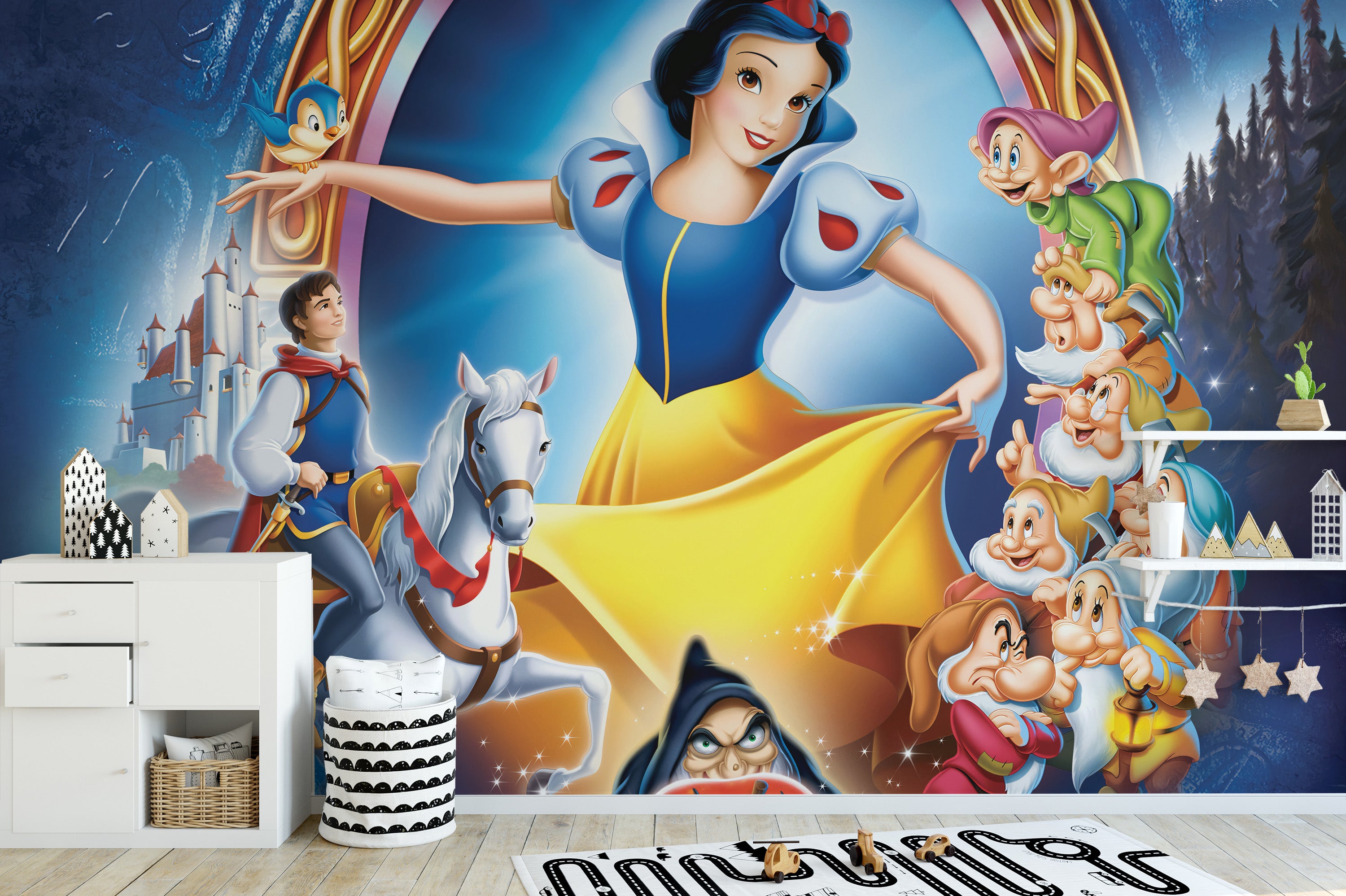 Wall mural featuring Snow White on her magical journey
