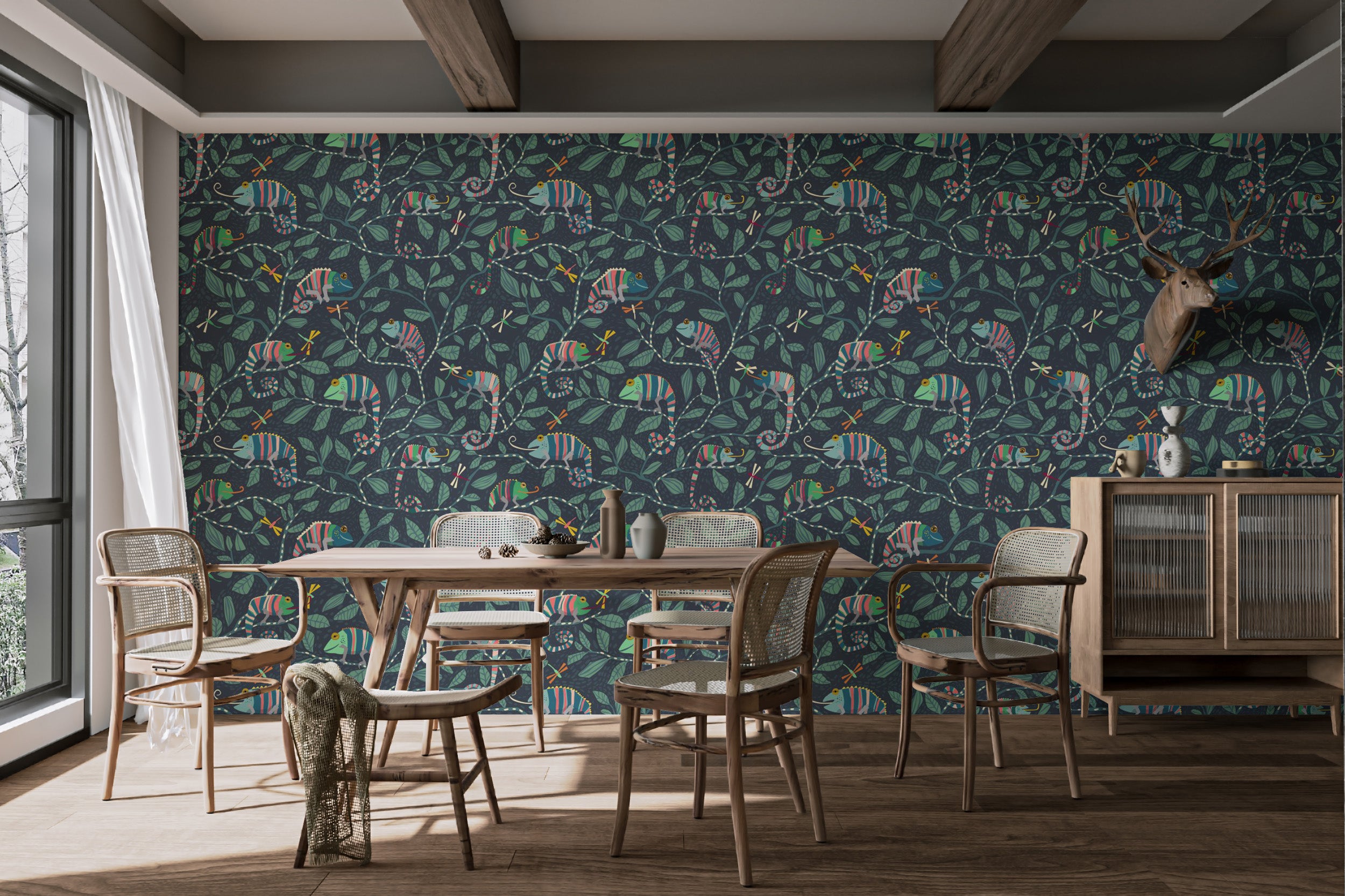 Dynamic Camouflage Pattern with Chameleon Design
