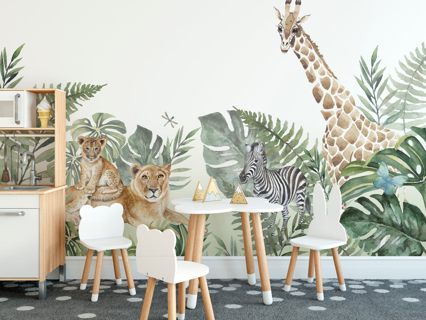 Jungle Animal Wallpaper with Cub and Giraffe Details