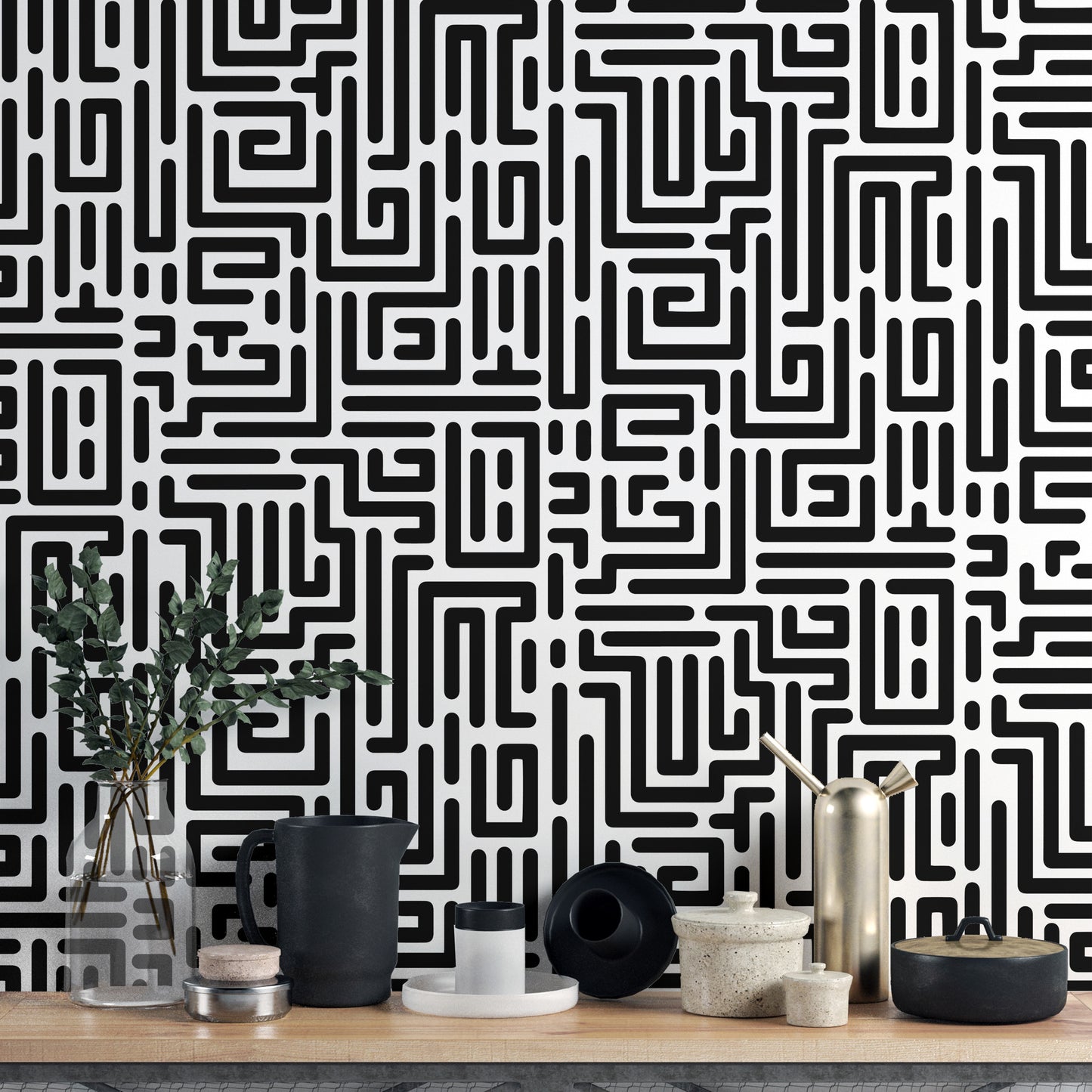 Symmetric monochrome maze with sharp angles
